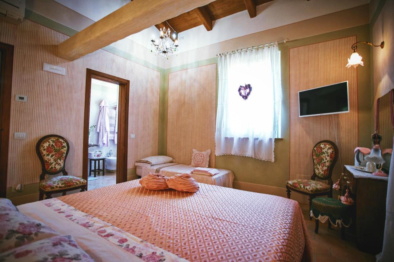 Locanda Antico Casale เชเซนาติโก ภายนอก รูปภาพ