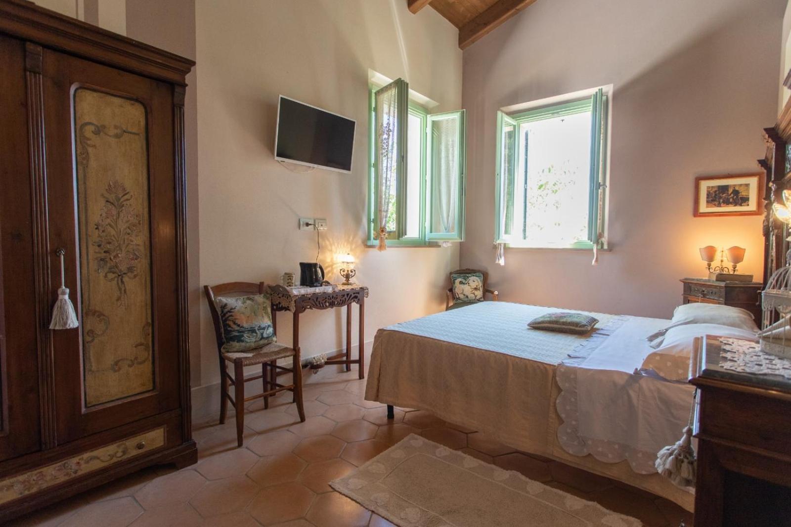 Locanda Antico Casale เชเซนาติโก ภายนอก รูปภาพ