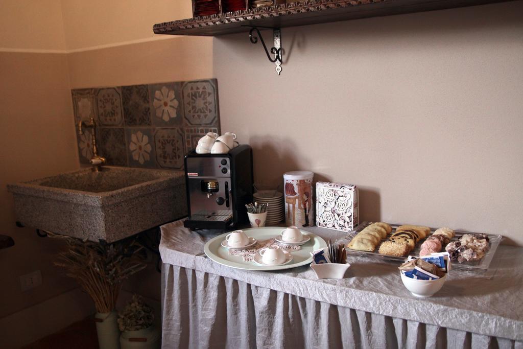 Locanda Antico Casale เชเซนาติโก ภายนอก รูปภาพ