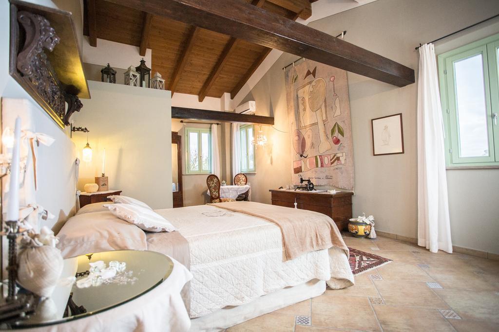 Locanda Antico Casale เชเซนาติโก ภายนอก รูปภาพ